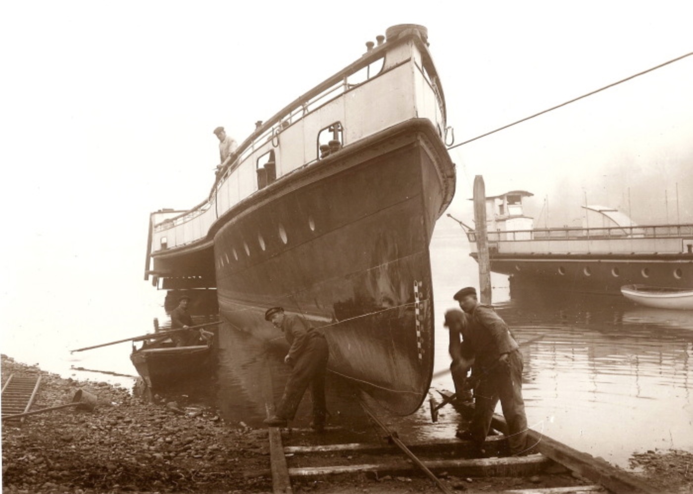 Historische Aufnahme (um 1900) aus der «Langwieser Werft».