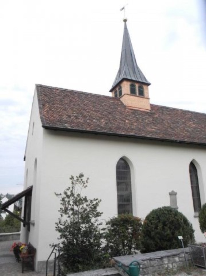 Die Feuerthaler Kirche ist frauenfreundlicher als die Schweiz. Bereits 1966 dürfen sich Frauen an den Wahlen in die reformierte Kirchenpflege beteiligen – vier Jahre früher als der Kanton Zürich und fünf Jahre früher als auf eidgenössischer Ebene.